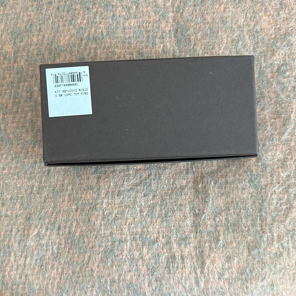Empty TOM FORD eye glass case - Picture 4 of 7
